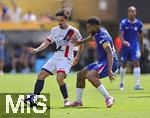 13.07.2025, FIFA Club World Cup 2025, Finale: Chelsea FC - Paris St. Germain, im MetLife Stadium (East Rutherford, NJ), v.li: Vitinha (PSG) gegen Reece James (FC Chelsea)