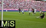 07.08.2025, Fussball Bundesliga 2025/2026, Freundschaftsspiel, Telekom-Cup, FC Bayern Mnchen - Tottenham Hotspur, in der Allianz-Arena Mnchen, Harry Kane (FC Bayern Mnchen) rutscht aus