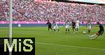07.08.2025, Fussball Bundesliga 2025/2026, Freundschaftsspiel, Telekom-Cup, FC Bayern Mnchen - Tottenham Hotspur, in der Allianz-Arena Mnchen, Harry Kane (FC Bayern Mnchen) rutscht aus