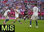 07.08.2025, Fussball Bundesliga 2025/2026, Freundschaftsspiel, Telekom-Cup, FC Bayern Mnchen - Tottenham Hotspur, in der Allianz-Arena Mnchen, Kingsley Coman (FC Bayern Mnchen) zieht ab und trifft zum 2:0