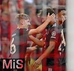 07.08.2025, Fussball Bundesliga 2025/2026, Freundschaftsspiel, Telekom-Cup, FC Bayern Mnchen - Tottenham Hotspur, in der Allianz-Arena Mnchen, Lennart Karl (Bayern Mnchen) und Luis Diaz (FC Bayern Mnchen) jubeln.