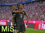 07.08.2025, Fussball Bundesliga 2025/2026, Freundschaftsspiel, Telekom-Cup, FC Bayern Mnchen - Tottenham Hotspur, in der Allianz-Arena Mnchen, Wisdom Mike (FC Bayern Mnchen) und Jonah Kusi-Asare (Bayern Mnchen) jubeln