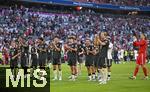 07.08.2025, Fussball Bundesliga 2025/2026, Freundschaftsspiel, Telekom-Cup, FC Bayern Mnchen - Tottenham Hotspur, in der Allianz-Arena Mnchen, Die Bayern feiern