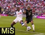 07.08.2025, Fussball Bundesliga 2025/2026, Freundschaftsspiel, Telekom-Cup, FC Bayern Mnchen - Tottenham Hotspur, in der Allianz-Arena Mnchen, v.li: Wilson Odobert (Tottenham Hotspur) gegen Luis Diaz (FC Bayern Mnchen) 