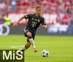07.08.2025, Fussball Bundesliga 2025/2026, Freundschaftsspiel, Telekom-Cup, FC Bayern Mnchen - Tottenham Hotspur, in der Allianz-Arena Mnchen, Joshua Kimmich (FC Bayern Mnchen) am Ball 