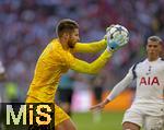 07.08.2025, Fussball Bundesliga 2025/2026, Freundschaftsspiel, Telekom-Cup, FC Bayern Mnchen - Tottenham Hotspur, in der Allianz-Arena Mnchen, Torwart Guglielmo Vicario (Tottenham Hotspur) hat den Ball.
