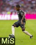 07.08.2025, Fussball Bundesliga 2025/2026, Freundschaftsspiel, Telekom-Cup, FC Bayern Mnchen - Tottenham Hotspur, in der Allianz-Arena Mnchen, Wisdom Mike (FC Bayern Mnchen) am Ball 