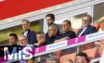 07.08.2025, Fussball Bundesliga 2025/2026, Freundschaftsspiel, Telekom-Cup, FC Bayern Mnchen - Tottenham Hotspur, in der Allianz-Arena Mnchen, Ehrengastbereich, Vereinsfhrung FC Bayern mit , Ex-Prsident und Aufsichtsratsvorsitzender Karl Hopfner (FC Bayern Mnchen), Geschftsfhrer Michael Diederich (FC Bayern Mnchen), Sportvorstand Max Eberl (Bayern Mnchen), Vorstandsvorsitzender Jan-Christian Dreesen (FC Bayern Mnchen),  Prsident Herbert Hainer (FC Bayern), Michael Ballack, 