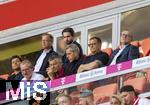 07.08.2025, Fussball Bundesliga 2025/2026, Freundschaftsspiel, Telekom-Cup, FC Bayern Mnchen - Tottenham Hotspur, in der Allianz-Arena Mnchen, Ehrengastbereich, Vereinsfhrung FC Bayern mit , Ex-Prsident und Aufsichtsratsvorsitzender Karl Hopfner (FC Bayern Mnchen), Geschftsfhrer Michael Diederich (FC Bayern Mnchen), Sportvorstand Max Eberl (Bayern Mnchen), Vorstandsvorsitzender Jan-Christian Dreesen (FC Bayern Mnchen),  Prsident Herbert Hainer (FC Bayern), Michael Ballack, 