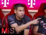 07.08.2025, Fussball Bundesliga 2025/2026, Freundschaftsspiel, Telekom-Cup, FC Bayern Mnchen - Tottenham Hotspur, in der Allianz-Arena Mnchen, Raphael Guerreiro (FC Bayern Mnchen) auf der Bank 