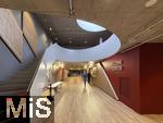 07.08.2025, Fussball Bundesliga 2025/2026, Freundschaftsspiel, Telekom-Cup, FC Bayern Mnchen - Tottenham Hotspur, in der Allianz-Arena Mnchen, NEUES WELCOME CENTER AUF DER EBENE 0 UND GENDERTE PARKHAUSZUGNGE. Der neue zentrale Eingangs- und Empfangsbereich, der direkt nach der Zufahrt (Schrankenanlage) auf der Ebene 0 entstanden ist. Dieses Welcome Center dient als zentraler Zugang fr Hospitalitygste und Medienvertreter, die zuknftig ber die Parkhuser P1-P3 anreisen. Hierfr wurden auch zustzliche Fahrsthle errichtet, um von der Esplanade zum neuen Welcome Center zu gelangen.