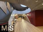 07.08.2025, Fussball Bundesliga 2025/2026, Freundschaftsspiel, Telekom-Cup, FC Bayern Mnchen - Tottenham Hotspur, in der Allianz-Arena Mnchen, NEUES WELCOME CENTER AUF DER EBENE 0 UND GENDERTE PARKHAUSZUGNGE. Der neue zentrale Eingangs- und Empfangsbereich, der direkt nach der Zufahrt (Schrankenanlage) auf der Ebene 0 entstanden ist. Dieses Welcome Center dient als zentraler Zugang fr Hospitalitygste und Medienvertreter, die zuknftig ber die Parkhuser P1-P3 anreisen. Hierfr wurden auch zustzliche Fahrsthle errichtet, um von der Esplanade zum neuen Welcome Center zu gelangen.