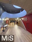 07.08.2025, Fussball Bundesliga 2025/2026, Freundschaftsspiel, Telekom-Cup, FC Bayern Mnchen - Tottenham Hotspur, in der Allianz-Arena Mnchen, NEUES WELCOME CENTER AUF DER EBENE 0 UND GENDERTE PARKHAUSZUGNGE. Der neue zentrale Eingangs- und Empfangsbereich, der direkt nach der Zufahrt (Schrankenanlage) auf der Ebene 0 entstanden ist. Dieses Welcome Center dient als zentraler Zugang fr Hospitalitygste und Medienvertreter, die zuknftig ber die Parkhuser P1-P3 anreisen. Hierfr wurden auch zustzliche Fahrsthle errichtet, um von der Esplanade zum neuen Welcome Center zu gelangen.