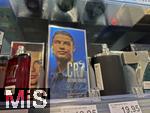 10.08.2025, Bad Wrishofen im Unterallgu. Parfum von Fussballstar Christiano Ronaldo (Portugal) in der Auslage einer Drogerie. 