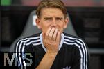 12.08.2025, Fussball Bundesliga 2025/2026, Freundschaftsspiel, Grasshopper Club Zrich - FC Bayern Mnchen - im Stadion am Letzigrund, Zrich (Schweiz). Sportdirektor Christoph Freund (Bayern Mnchen) nachdenklich 