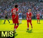 12.08.2025, Fussball Bundesliga 2025/2026, Freundschaftsspiel, Grasshopper Club Zrich - FC Bayern Mnchen - im Stadion am Letzigrund, Zrich (Schweiz). Torjubel v.li: Jonah Kusi-Asare (Bayern Mnchen) mit Lennart Karl (FC Bayern Mnchen) 