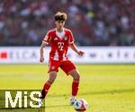 12.08.2025, Fussball Bundesliga 2025/2026, Freundschaftsspiel, Grasshopper Club Zrich - FC Bayern Mnchen - im Stadion am Letzigrund, Zrich (Schweiz). David Santos Daiber (Bayern Mnchen) am Ball 