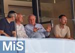 12.08.2025, Fussball Bundesliga 2025/2026, Freundschaftsspiel, Grasshopper Club Zrich - FC Bayern Mnchen - im Stadion am Letzigrund, Zrich (Schweiz). Ehren-Prsident Uli Hoene (FC Bayern Mnchen, Hoeness) auf der Tribne  