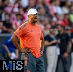 12.08.2025, Fussball Bundesliga 2025/2026, Freundschaftsspiel, Grasshopper Club Zrich - FC Bayern Mnchen - im Stadion am Letzigrund, Zrich (Schweiz). Trainer Vincent Kompany (FC Bayern Mnchen) 