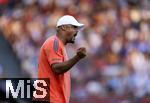 12.08.2025, Fussball Bundesliga 2025/2026, Freundschaftsspiel, Grasshopper Club Zrich - FC Bayern Mnchen - im Stadion am Letzigrund, Zrich (Schweiz). Trainer Vincent Kompany (FC Bayern Mnchen) in Rage an der Seitenlinie.