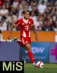 12.08.2025, Fussball Bundesliga 2025/2026, Freundschaftsspiel, Grasshopper Club Zrich - FC Bayern Mnchen - im Stadion am Letzigrund, Zrich (Schweiz). Luis Diaz (FC Bayern Mnchen) am Ball 