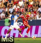 12.08.2025, Fussball Bundesliga 2025/2026, Freundschaftsspiel, Grasshopper Club Zrich - FC Bayern Mnchen - im Stadion am Letzigrund, Zrich (Schweiz). v.li: Yannick Bettkober (Grasshopper Club Zrich) gegen Luis Diaz (FC Bayern Mnchen) 