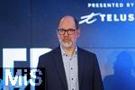 14.08.2025, Fussball Major League Soccer (MLS) 2025/2026 Kanada, Neuzugang aus Deutschland bei den Vancouver Whitecaps FC, Thomas Mller vom FC Bayern Mnchen wird bei einer Pressekonferenz offiziell vorgestellt. Sportdirektor Axel Schuster (Whitecaps FC CEO & sporting director) 