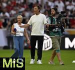 16.08.2025, Fussball Bundesliga 2025/2026, Franz-Beckenbauer-Supercup, VfB Stuttgart - FC Bayern Mnchen, in der MHP-Arena (Stuttgart). Heidi Beckenbauer (Deutschland) mit sky Moderator Sebastian Hellmann (Deutschland)..