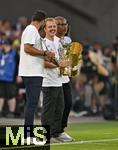 16.08.2025, Fussball Bundesliga 2025/2026, Franz-Beckenbauer-Supercup, VfB Stuttgart - FC Bayern Mnchen, in der MHP-Arena (Stuttgart). v.l. Cacao (Stuttgart), Joel Beckenbauer (Deutschland) und Claudio Pizarro (FC Bayern Mnchen).   