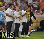 16.08.2025, Fussball Bundesliga 2025/2026, Franz-Beckenbauer-Supercup, VfB Stuttgart - FC Bayern Mnchen, in der MHP-Arena (Stuttgart). v.l. Cacao (Stuttgart), Joel Beckenbauer (Deutschland) und Claudio Pizarro (FC Bayern Mnchen).   