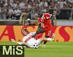 16.08.2025, Fussball Bundesliga 2025/2026, Franz-Beckenbauer-Supercup, VfB Stuttgart - FC Bayern Mnchen, in der MHP-Arena (Stuttgart). v.l. Nick Woltemade (Stuttgart) gegen Dayot Upamecano (FC Bayern Mnchen) 