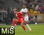 16.08.2025, Fussball Bundesliga 2025/2026, Franz-Beckenbauer-Supercup, VfB Stuttgart - FC Bayern Mnchen, in der MHP-Arena (Stuttgart). v.l. Luis Diaz (FC Bayern Mnchen) gegen Josha Vagnoman (Stuttgart) 