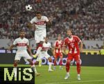 16.08.2025, Fussball Bundesliga 2025/2026, Franz-Beckenbauer-Supercup, VfB Stuttgart - FC Bayern Mnchen, in der MHP-Arena (Stuttgart). Luca Jaquez (Stuttgart) gegen Harry Kane (FC Bayern Mnchen) 