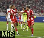 16.08.2025, Fussball Bundesliga 2025/2026, Franz-Beckenbauer-Supercup, VfB Stuttgart - FC Bayern Mnchen, in der MHP-Arena (Stuttgart). Luis Diaz (FC Bayern Mnchen) jubelt mit Sacha Boey (FC Bayern Mnchen) 