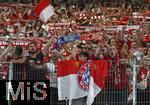16.08.2025, Fussball Bundesliga 2025/2026, Franz-Beckenbauer-Supercup, VfB Stuttgart - FC Bayern Mnchen, in der MHP-Arena (Stuttgart). Die Fans feiern.