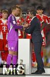 16.08.2025, Fussball Bundesliga 2025/2026, Franz-Beckenbauer-Supercup, VfB Stuttgart - FC Bayern Mnchen, in der MHP-Arena (Stuttgart). Torwart Manuel Neuer (FC Bayern Mnchen) mit dem Pokal