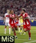 16.08.2025, Fussball Bundesliga 2025/2026, Franz-Beckenbauer-Supercup, VfB Stuttgart - FC Bayern Mnchen, in der MHP-Arena (Stuttgart). Torjubel, re: Luis Diaz (FC Bayern Mnchen) mit Sacha Boey (FC Bayern Mnchen) 