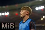 16.08.2025, Fussball Bundesliga 2025/2026, Franz-Beckenbauer-Supercup, VfB Stuttgart - FC Bayern Mnchen, in der MHP-Arena (Stuttgart). Lennart Karl (FC Bayern Mnchen) nachdenklich als Auswechselspieler.