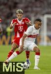 16.08.2025, Fussball Bundesliga 2025/2026, Franz-Beckenbauer-Supercup, VfB Stuttgart - FC Bayern Mnchen, in der MHP-Arena (Stuttgart). v.li: Luis Diaz (FC Bayern Mnchen) gegen Jamie Leweling (Stuttgart) 
