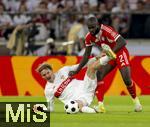 16.08.2025, Fussball Bundesliga 2025/2026, Franz-Beckenbauer-Supercup, VfB Stuttgart - FC Bayern Mnchen, in der MHP-Arena (Stuttgart). v.li: Nick Woltemade (Stuttgart) gegen Dayot Upamecano (FC Bayern Mnchen) 