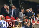 16.08.2025, Fussball Bundesliga 2025/2026, Franz-Beckenbauer-Supercup, VfB Stuttgart - FC Bayern Mnchen, in der MHP-Arena (Stuttgart). Ehrentribne mit Sportvorstand Max Eberl (Bayern Mnchen), Vorstandsvorsitzender Jan-Christian Dreesen (FC Bayern Mnchen), Prsident Herbert Hainer (FC Bayern), DFB Prsident Bernd Neuendorf (Deutschland), Sportdirektor Rudi Vller (Deutschland), Trainer Julian Nagelsmann (Deutschland),  