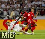 16.08.2025, Fussball Bundesliga 2025/2026, Franz-Beckenbauer-Supercup, VfB Stuttgart - FC Bayern Mnchen, in der MHP-Arena (Stuttgart). v.li: Nick Woltemade (Stuttgart) gegen Dayot Upamecano (FC Bayern Mnchen) , Joshua Kimmich (FC Bayern Mnchen) 