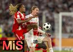 16.08.2025, Fussball Bundesliga 2025/2026, Franz-Beckenbauer-Supercup, VfB Stuttgart - FC Bayern Mnchen, in der MHP-Arena (Stuttgart). v.li: Sacha Boey (FC Bayern Mnchen) gegen Nick Woltemade (Stuttgart) 