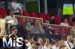 16.08.2025, Fussball Bundesliga 2025/2026, Franz-Beckenbauer-Supercup, VfB Stuttgart - FC Bayern Mnchen, in der MHP-Arena (Stuttgart). Ex-Bundestrainer Joachim Jogi Lw auf der Tribne mit seiner Ehefrau Daniela Lw.