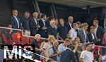 16.08.2025, Fussball Bundesliga 2025/2026, Franz-Beckenbauer-Supercup, VfB Stuttgart - FC Bayern Mnchen, in der MHP-Arena (Stuttgart). Ehrentribne mit Sportvorstand Max Eberl (Bayern Mnchen), Vorstandsvorsitzender Jan-Christian Dreesen (FC Bayern Mnchen), Prsident Herbert Hainer (FC Bayern), DFB Prsident Bernd Neuendorf (Deutschland), Sportdirektor Rudi Vller (Deutschland), Trainer Julian Nagelsmann (Deutschland),   