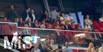 16.08.2025, Fussball Bundesliga 2025/2026, Franz-Beckenbauer-Supercup, VfB Stuttgart - FC Bayern Mnchen, in der MHP-Arena (Stuttgart). Ehrentribne mit Sportvorstand Max Eberl (Bayern Mnchen), Vorstandsvorsitzender Jan-Christian Dreesen (FC Bayern Mnchen), Prsident Herbert Hainer (FC Bayern), DFB Prsident Bernd Neuendorf (Deutschland), Sportdirektor Rudi Vller (Deutschland), Trainer Julian Nagelsmann (Deutschland), Geschftsfhrer Hans-Joachim Watzke (Borussia Dortmund), Prsident Bernd Wahler (Stuttgart), DFL-Prsident, DFL-Geschftsfhrung, Alexander Wehrle (VfB Stuttgart), Ministerprsident Winfried Kretschmann