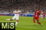 16.08.2025, Fussball Bundesliga 2025/2026, Franz-Beckenbauer-Supercup, VfB Stuttgart - FC Bayern Mnchen, in der MHP-Arena (Stuttgart). v.li: Jamie Leweling (Stuttgart) gegen Jonathan Tah (FC Bayern Mnchen) 