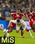 16.08.2025, Fussball Bundesliga 2025/2026, Franz-Beckenbauer-Supercup, VfB Stuttgart - FC Bayern Mnchen, in der MHP-Arena (Stuttgart). v.li: Jonathan Tah (FC Bayern Mnchen), Deniz Undav (Stuttgart), Dayot Upamecano (FC Bayern Mnchen) 
