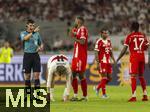 16.08.2025, Fussball Bundesliga 2025/2026, Franz-Beckenbauer-Supercup, VfB Stuttgart - FC Bayern Mnchen, in der MHP-Arena (Stuttgart). li: Schiedsrichter Harm Osmers, Nick Woltemade (Stuttgart), Jonathan Tah (FC Bayern Mnchen), 