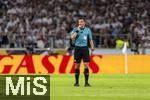16.08.2025, Fussball Bundesliga 2025/2026, Franz-Beckenbauer-Supercup, VfB Stuttgart - FC Bayern Mnchen, in der MHP-Arena (Stuttgart). Schiedsrichter Harm Osmers pfeift